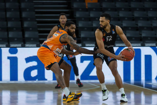 掀起了一场 掀起了一场